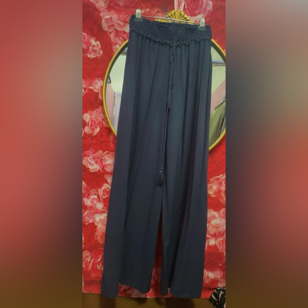 Flowy High-Waist Wide Leg Pants — Navy Blue